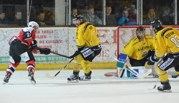 Briançon  2 - 4 Rouen