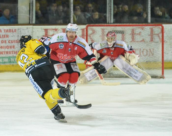 Briançon  2 - 4 Rouen