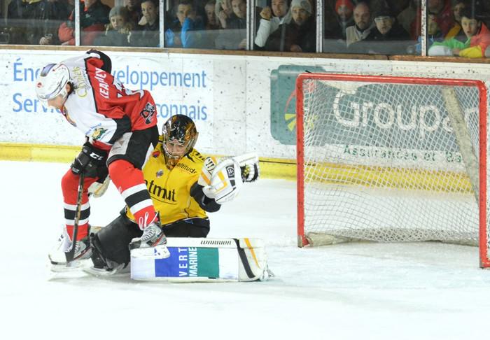 Briançon  2 - 4 Rouen