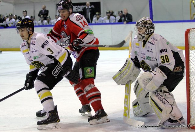 Photo hockey reportage Conti Cup : Donetsk évite le piège