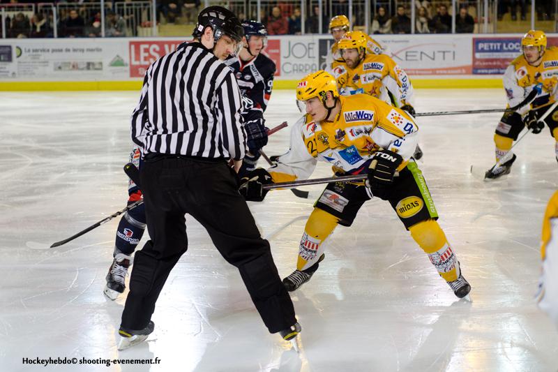Angers  5 - 3 Strasbourg 