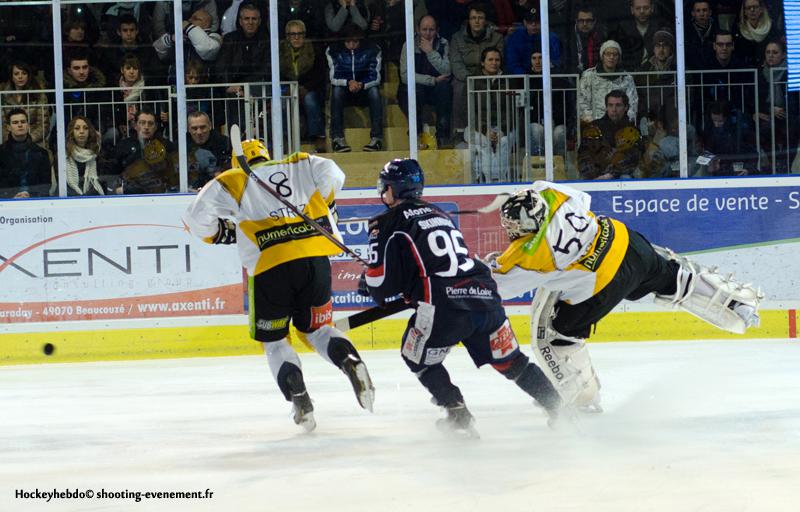 Angers  5 - 3 Strasbourg 