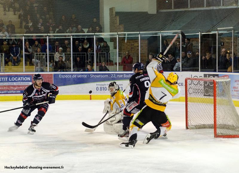 Angers  5 - 3 Strasbourg 