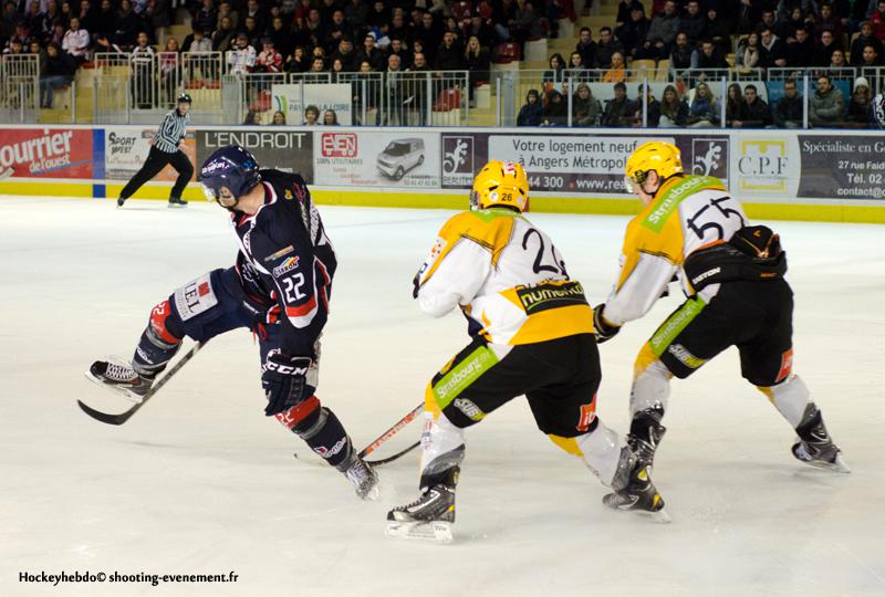 Angers  5 - 3 Strasbourg 
