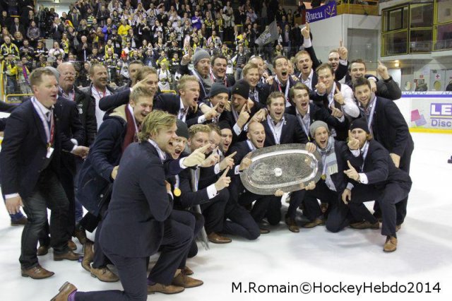 Photo hockey reportage Conti Cup : Les Dragons ont du cœur.