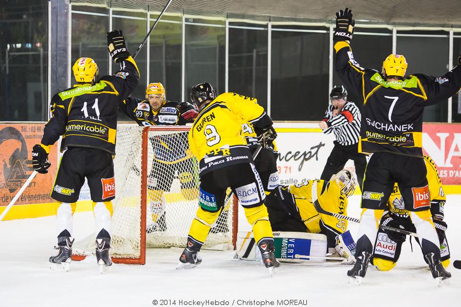 Strasbourg  5 - 6 Rouen