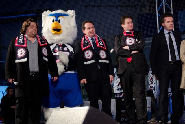 Photo hockey reportage Les Ducs partagent leur bonheur