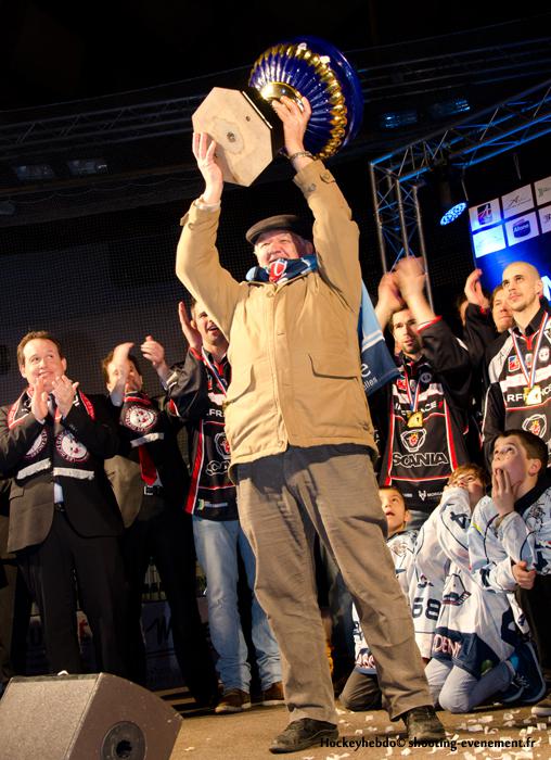 Les Ducs partagent leur bonheur — Reportage