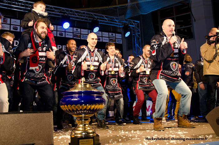 Les Ducs partagent leur bonheur — Reportage