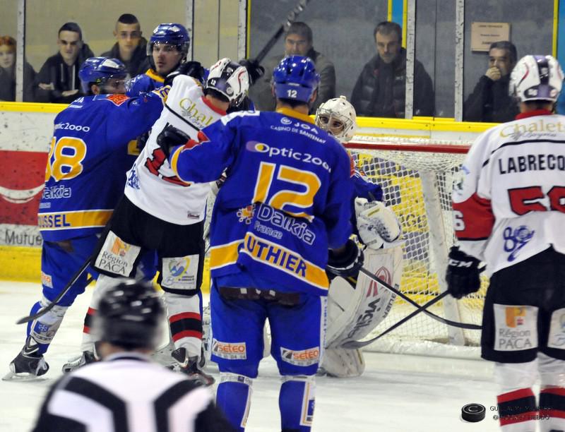 Dijon  2 - 5 Briançon 