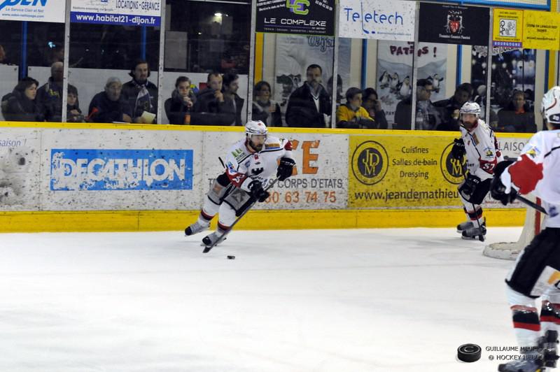 Dijon  2 - 5 Briançon 