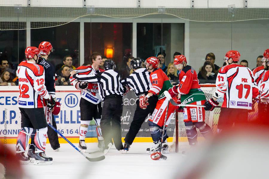 Anglet 4 - 2 Neuilly/Marne