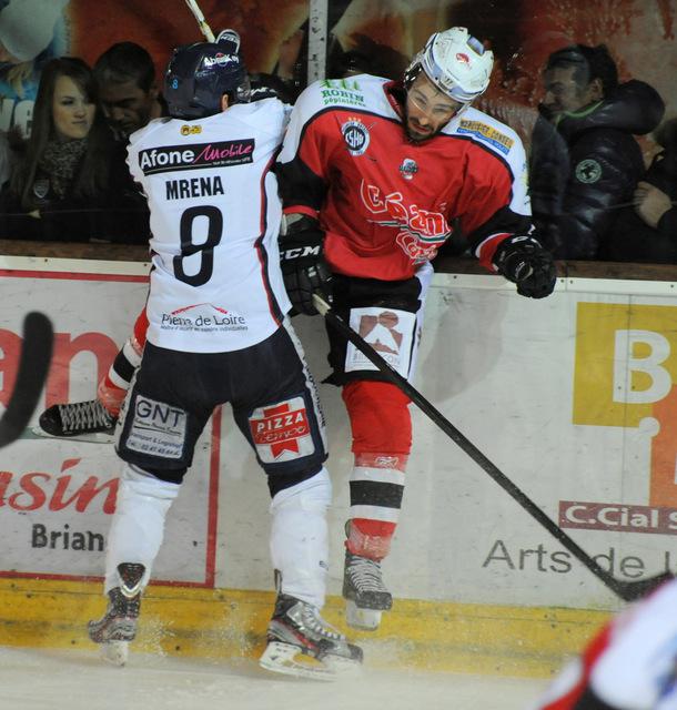 Briançon  7 - 2 Angers 