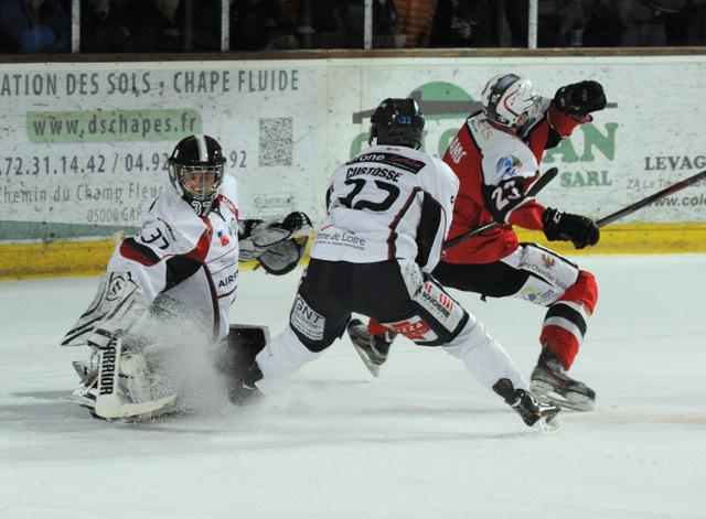 Briançon  7 - 2 Angers 