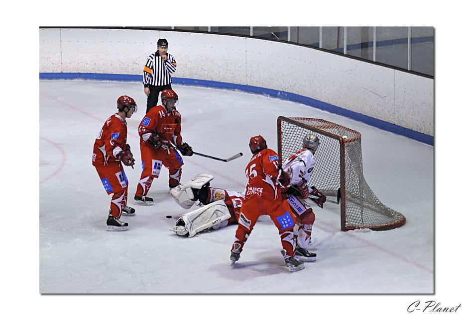 Valence 4 - 2 Annecy