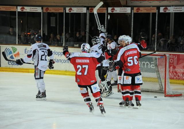 Briançon  7 - 2 Angers 