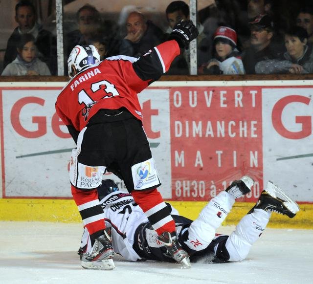 Photo hockey match Briançon  - Angers  le 25/03/2014