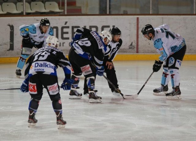 Photo hockey match Courchevel-Méribel-Pralognan - Tours  le 29/03/2014