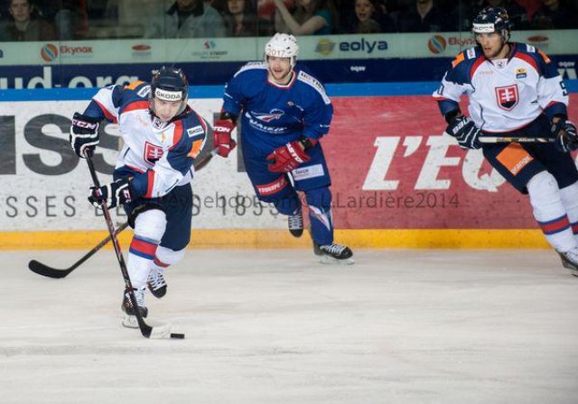 Photo hockey reportage Šatan coule la France à Grenoble