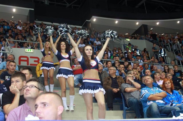 Photo hockey reportage KHL : Entrée slovaque réussie