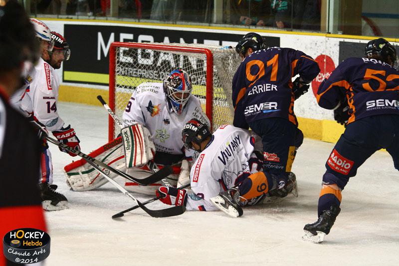 Chamonix  3 - 0 Grenoble 