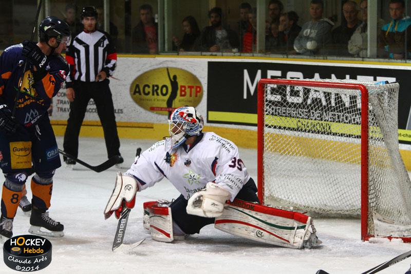 Chamonix  3 - 0 Grenoble 