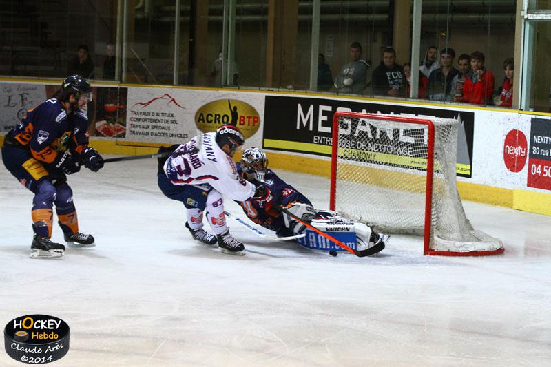 Chamonix  3 - 0 Grenoble 