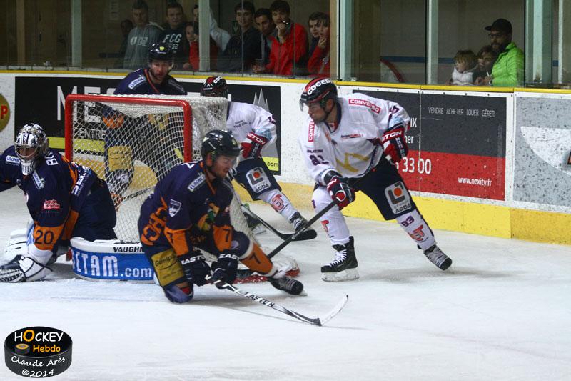 Chamonix  3 - 0 Grenoble 