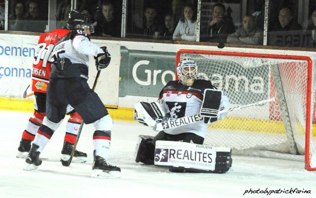 Briançon  5 - 4 Angers 