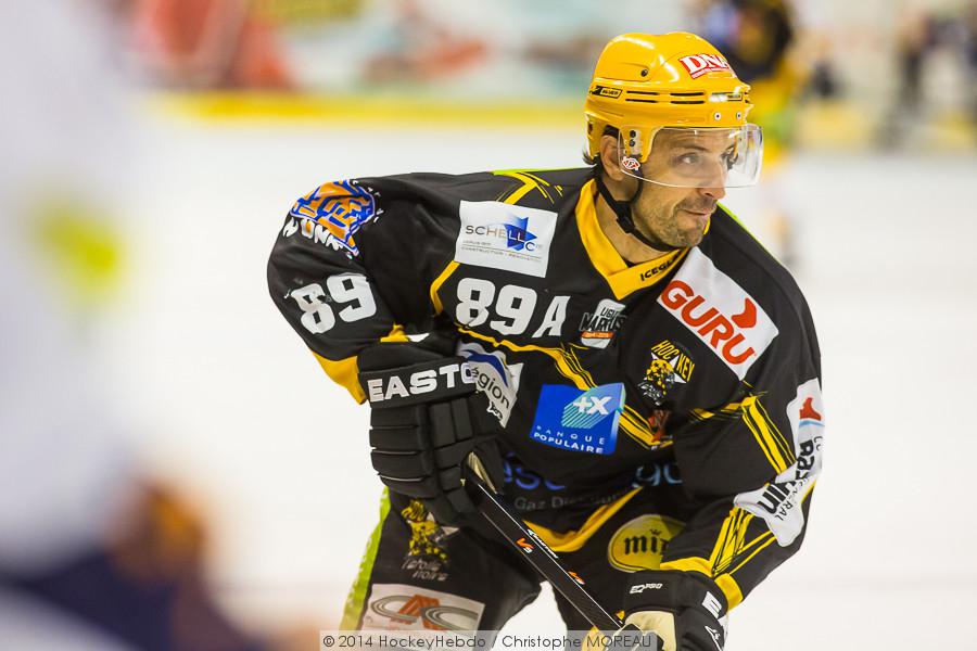 Strasbourg  3 - 2 Chamonix 