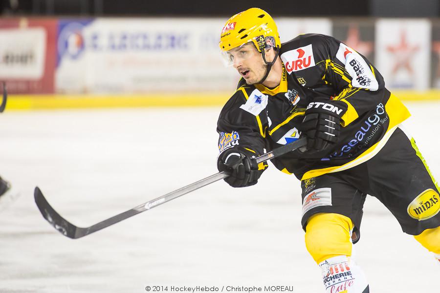 Strasbourg  3 - 2 Chamonix 