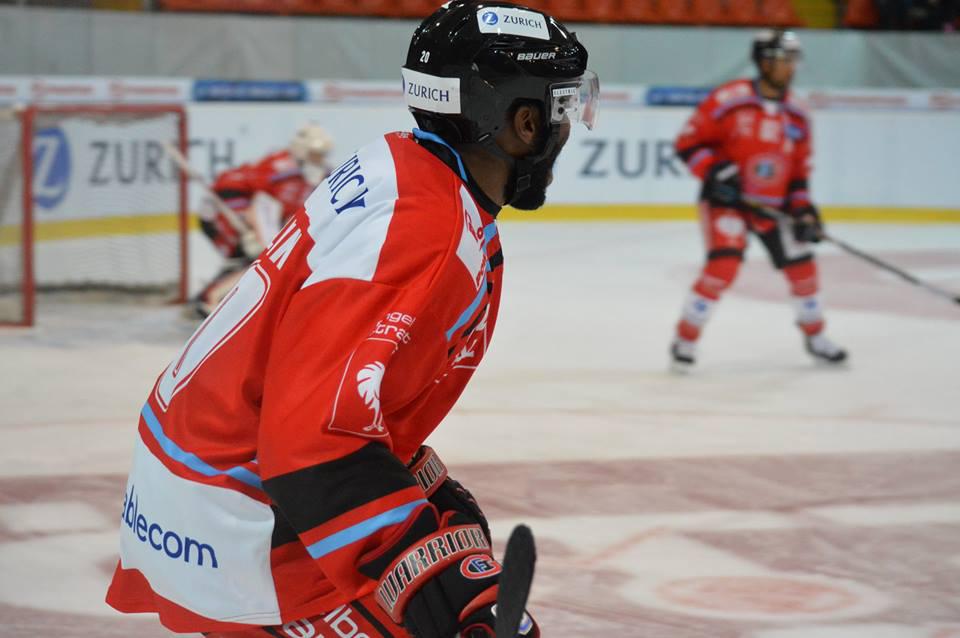 SIHC: Ambri passe en quarts — Reportage