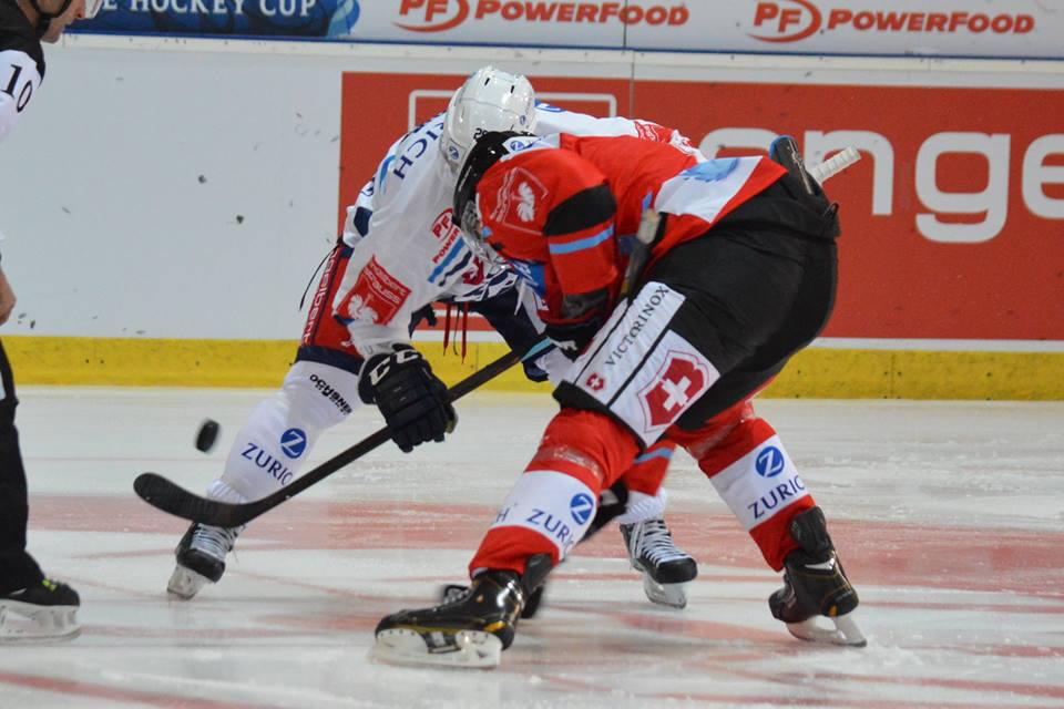 SIHC: Ambri passe en quarts — Reportage