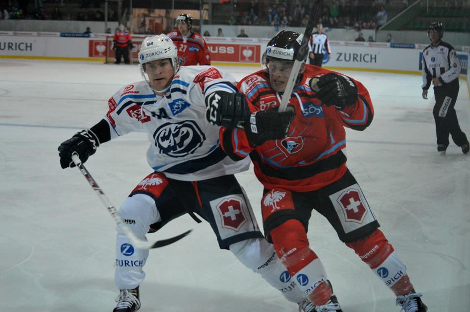 SIHC: Ambri passe en quarts — Reportage