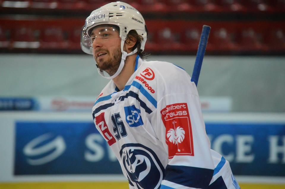 SIHC: Ambri passe en quarts — Reportage