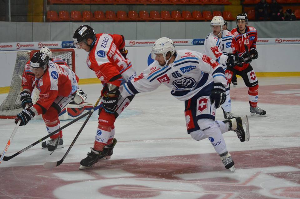 SIHC: Ambri passe en quarts — Reportage