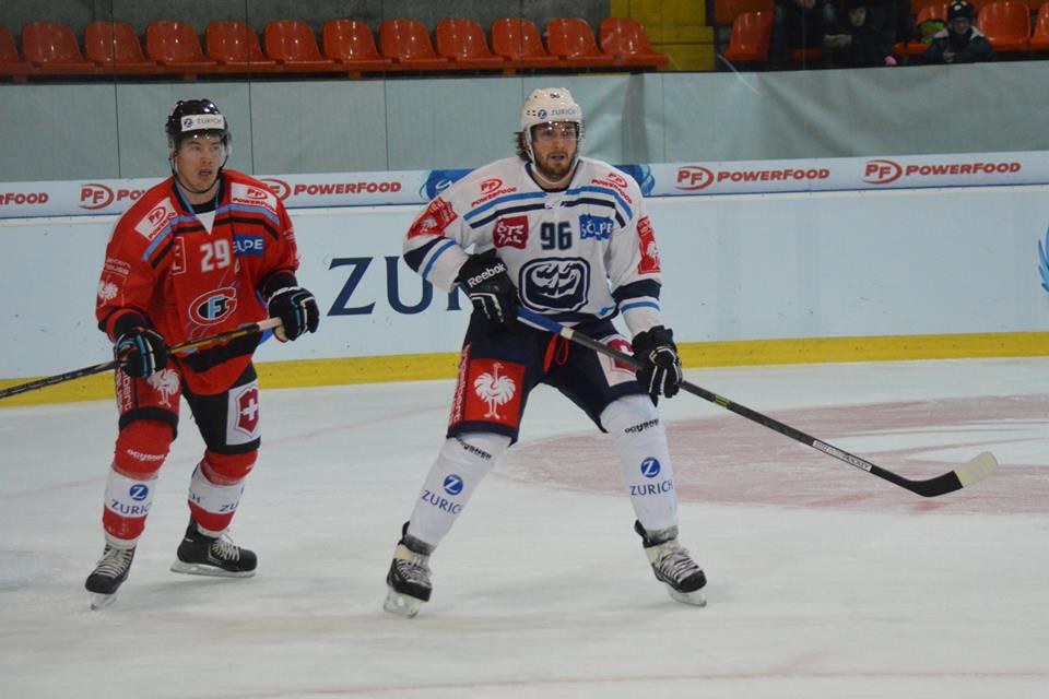 SIHC: Ambri passe en quarts — Reportage