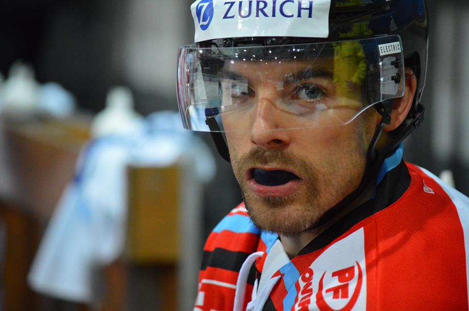 SIHC: Ambri passe en quarts — Reportage
