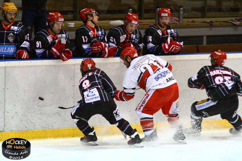 Mont-Blanc 3 - 5 Anglet