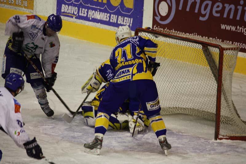 Chamonix  3 - 2 Dijon 