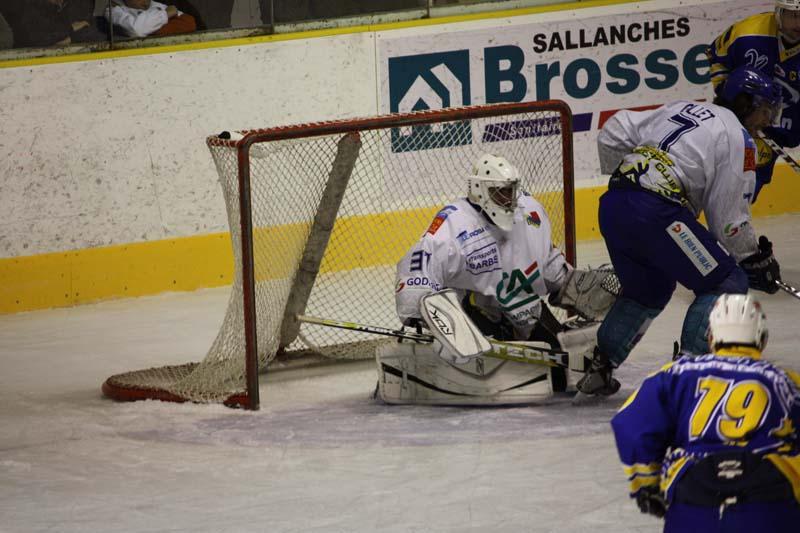 Chamonix  3 - 2 Dijon 