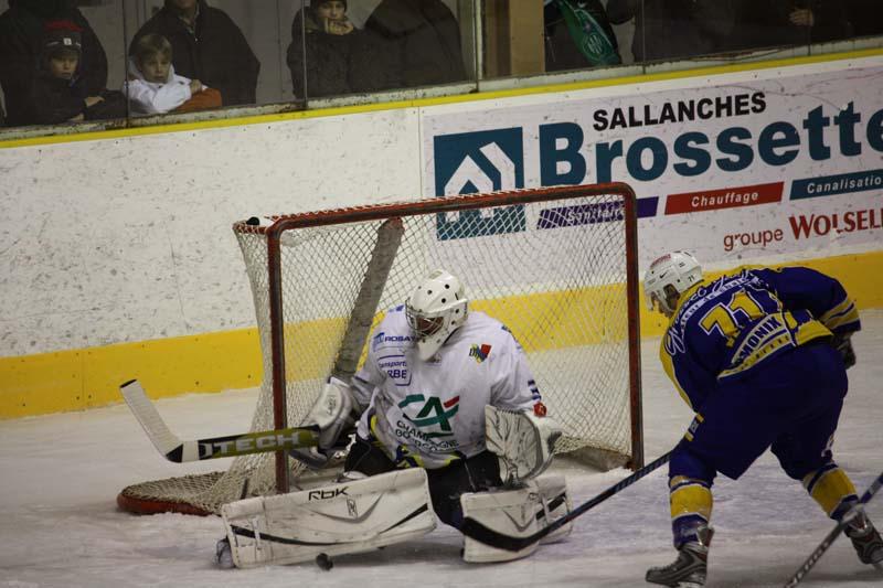 Chamonix  3 - 2 Dijon 