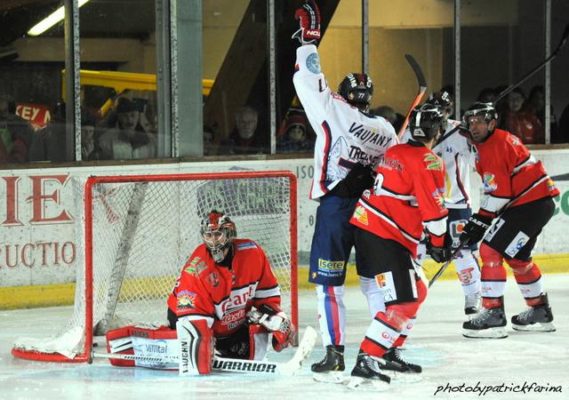 Briançon  5 - 4 Grenoble 
