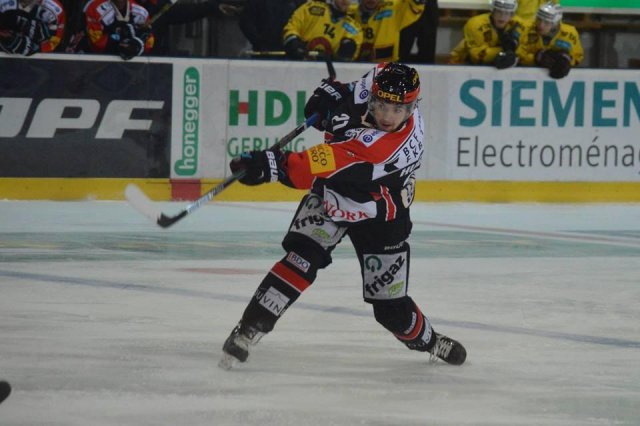 Photo hockey reportage Le derby des Zähringen pour le CP Berne