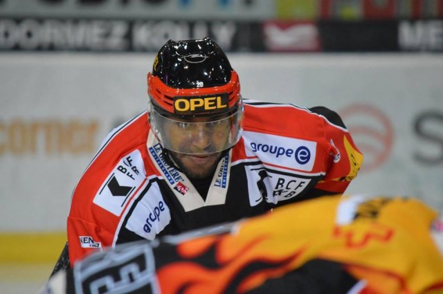 Photo hockey reportage Le derby des Zähringen pour le CP Berne