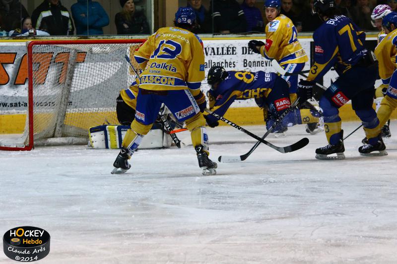 Chamonix  0 - 2 Dijon 