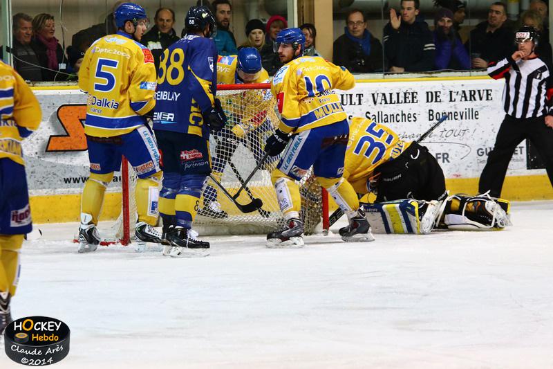 Chamonix  0 - 2 Dijon 