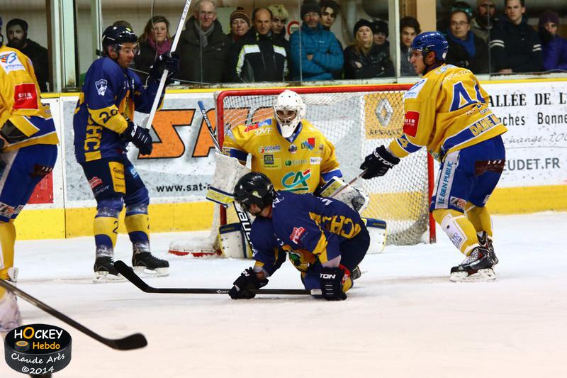 Chamonix  0 - 2 Dijon 