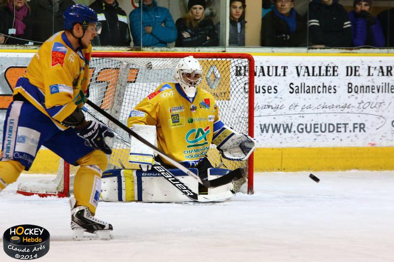Chamonix  0 - 2 Dijon 