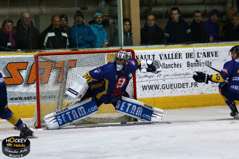 Chamonix  0 - 2 Dijon 